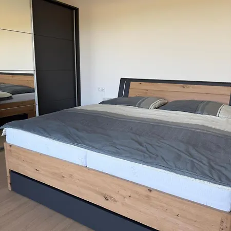 Cozy With Garden And Free Parking Trenčín